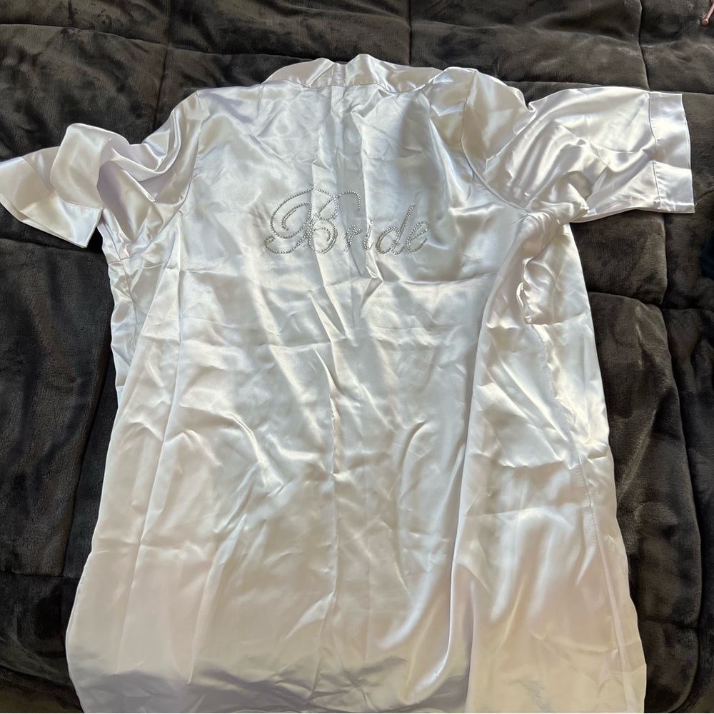 David’s Bridal Double Rhinestone Bride Satin Robe - Picture 4 of 10
